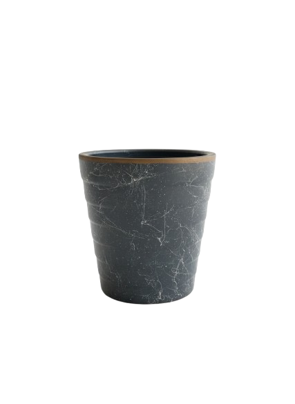 قوارة رخامية سوداء بحافة ذهبية